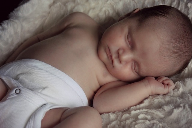 Yenidoğan bebeklerde uyku düzeni nasıl olmalıdır?